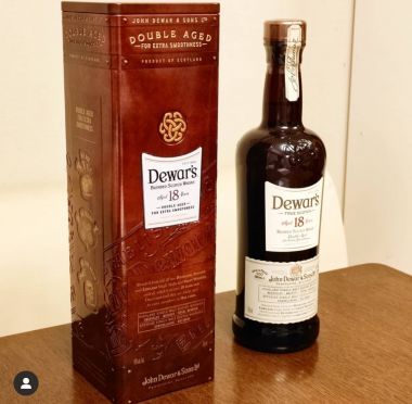 Dewar's 18 Double Aged Tết 2022