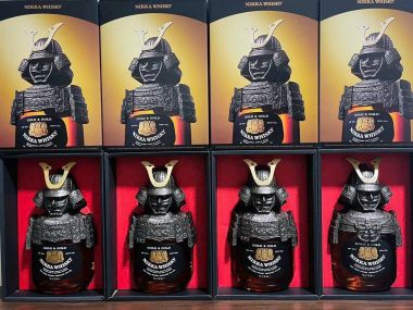 RƯỢU WHISKY NIKKA - SAMURAI GOLD & GOLD