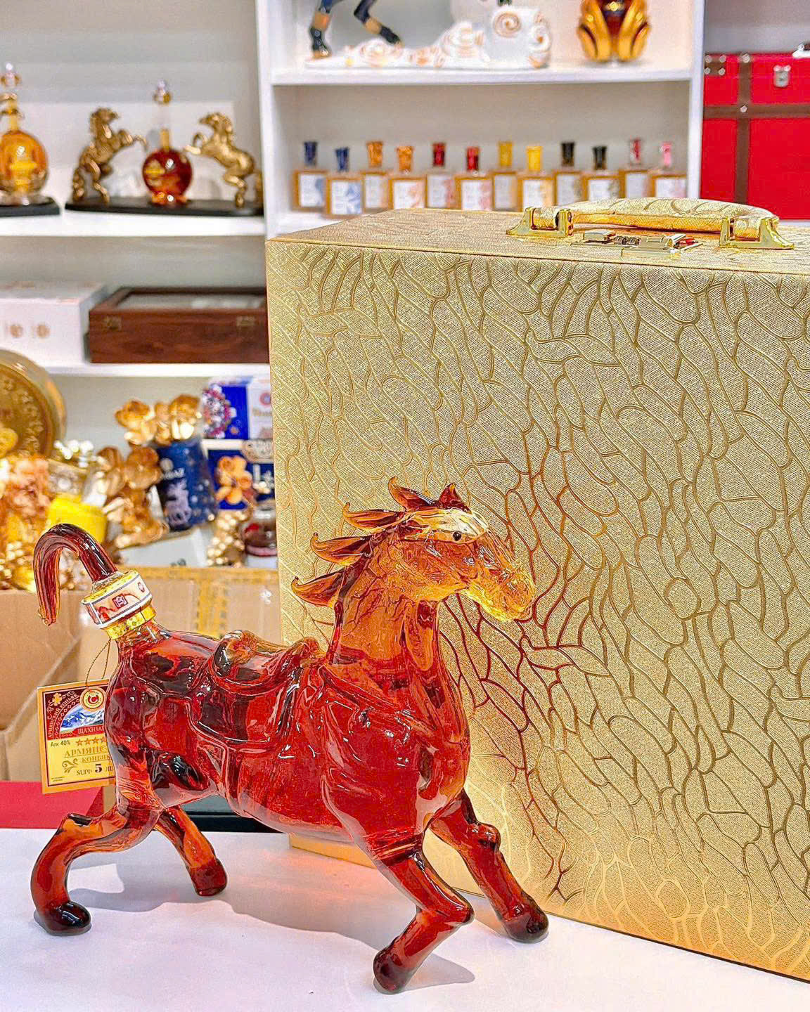 Vali Rượu Ngựa Thủy Tinh Cao Cấp - Rượu Ngựa vali Armenian Tết 2026