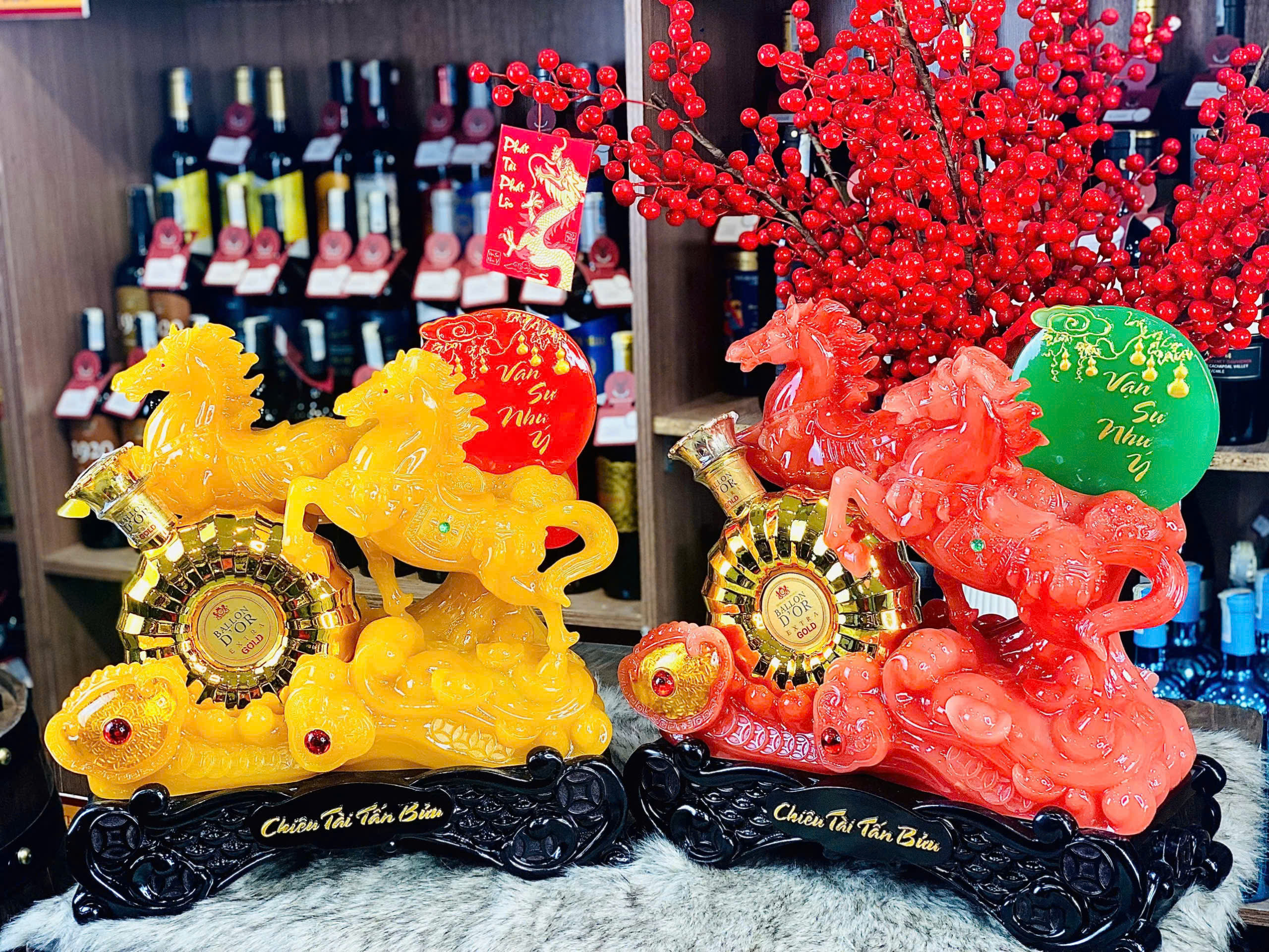 Kệ Song Mã VÀNG ĐỎ - Mã Đáo Thành Công + Brandy XO 700ml