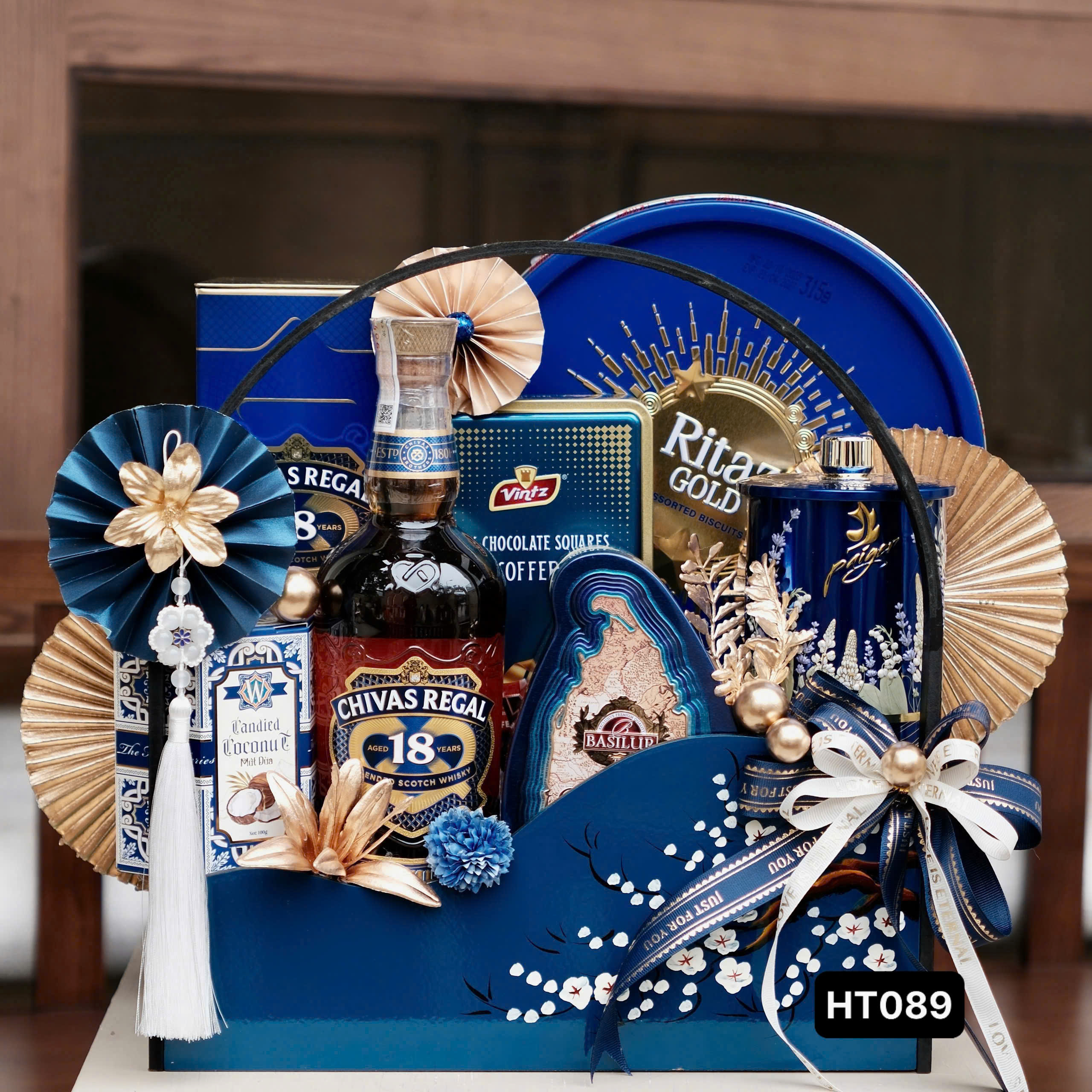 GIỎ QUÀ TẾT BÁNH KEỌ NHẬP 2026 bk26-HT071- RƯỢU NGOẠI SG