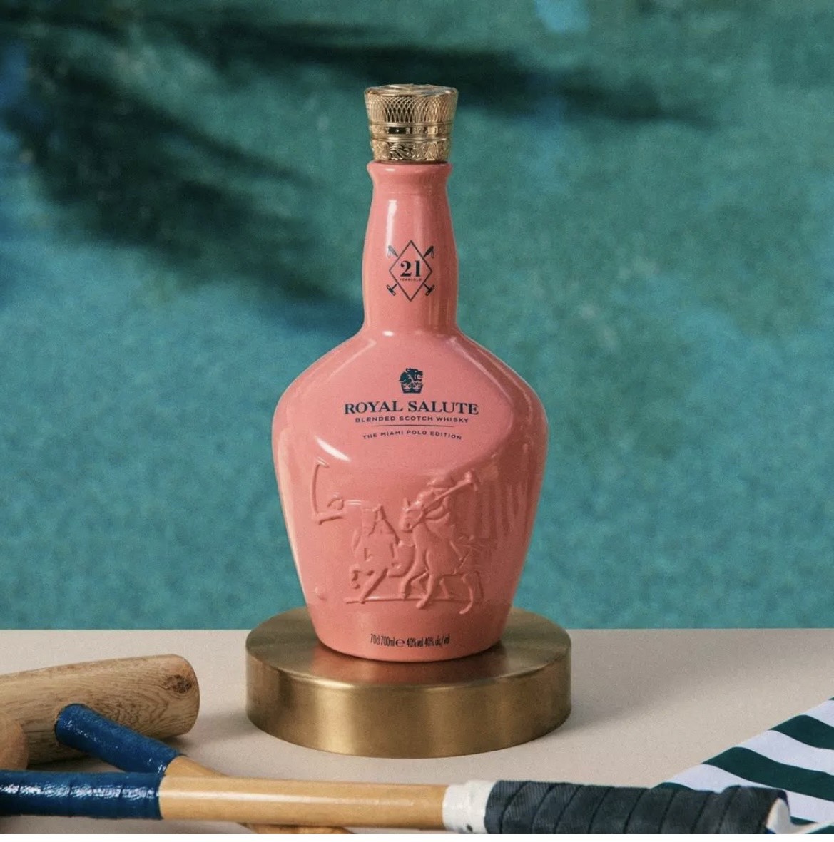 Rượu Whisky Royal Salute 21 Year Old Miami Polo Edition - CHIVAS hồng