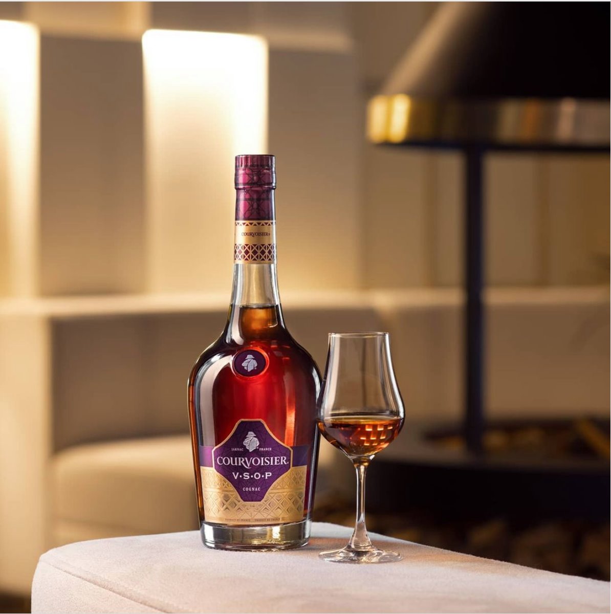 Rượu Courvoisier Vsop 70 Cl Cognac - một trong những siêu phẩm của làng rượu Cognac thế giới.