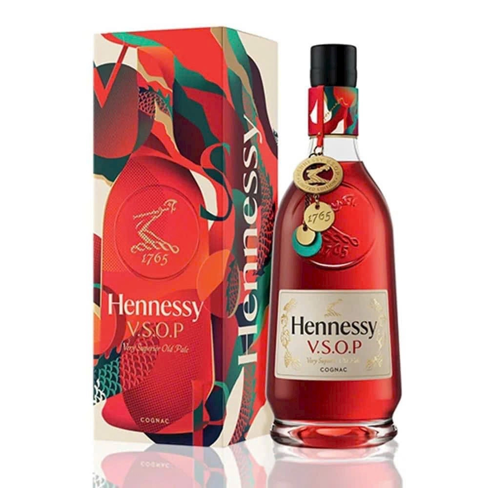 Rượu Cognac Hennessy VSOP Phiên Bản Hộp Quà Tết Ất Tỵ 2025